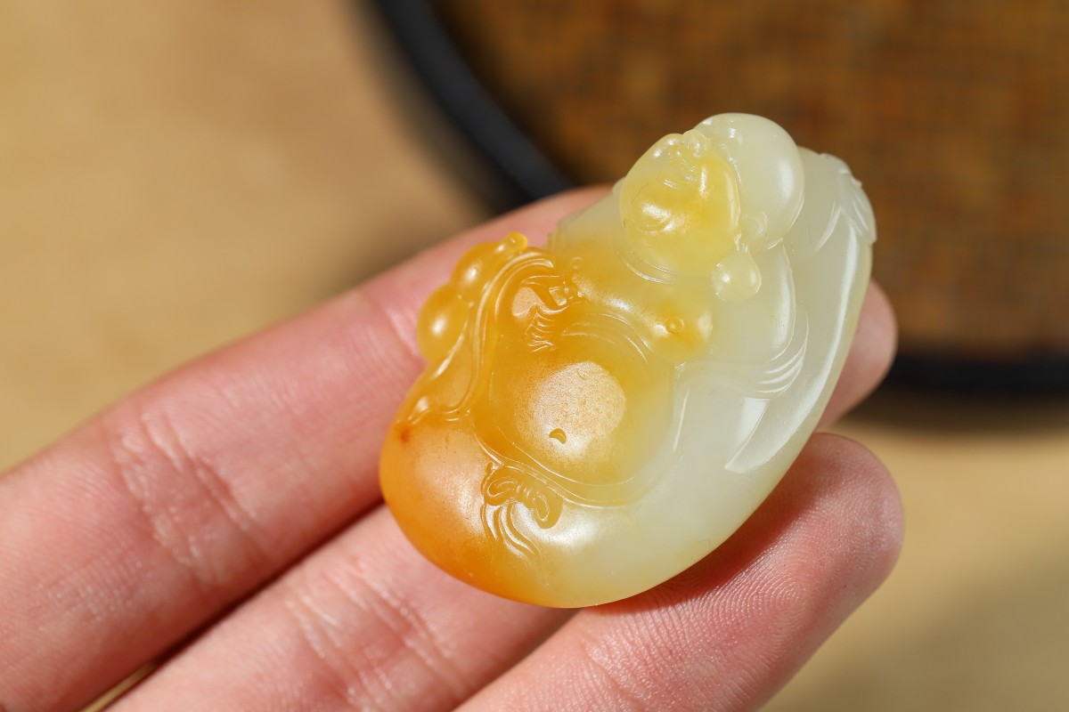新疆和田籽料独籽黄沁