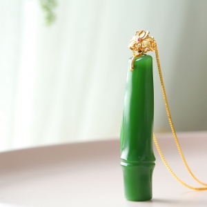 和田碧玉节节高吊坠