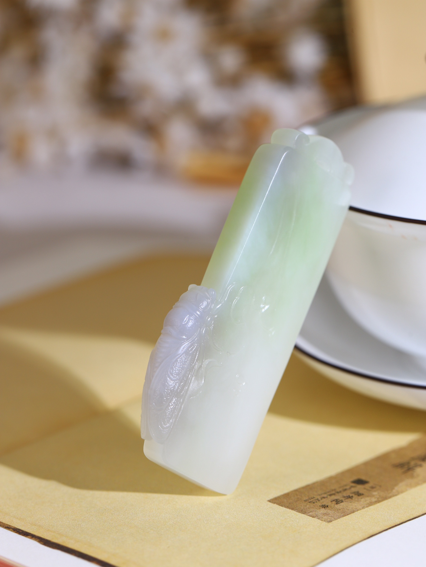 翠三色•荷韵挂件(图1)